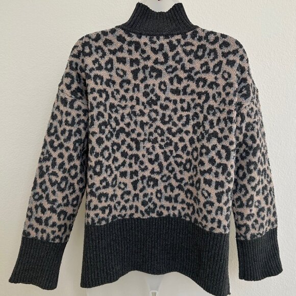 Marled Leopard Print Turtleneck Sweater - Picture 2 of 7